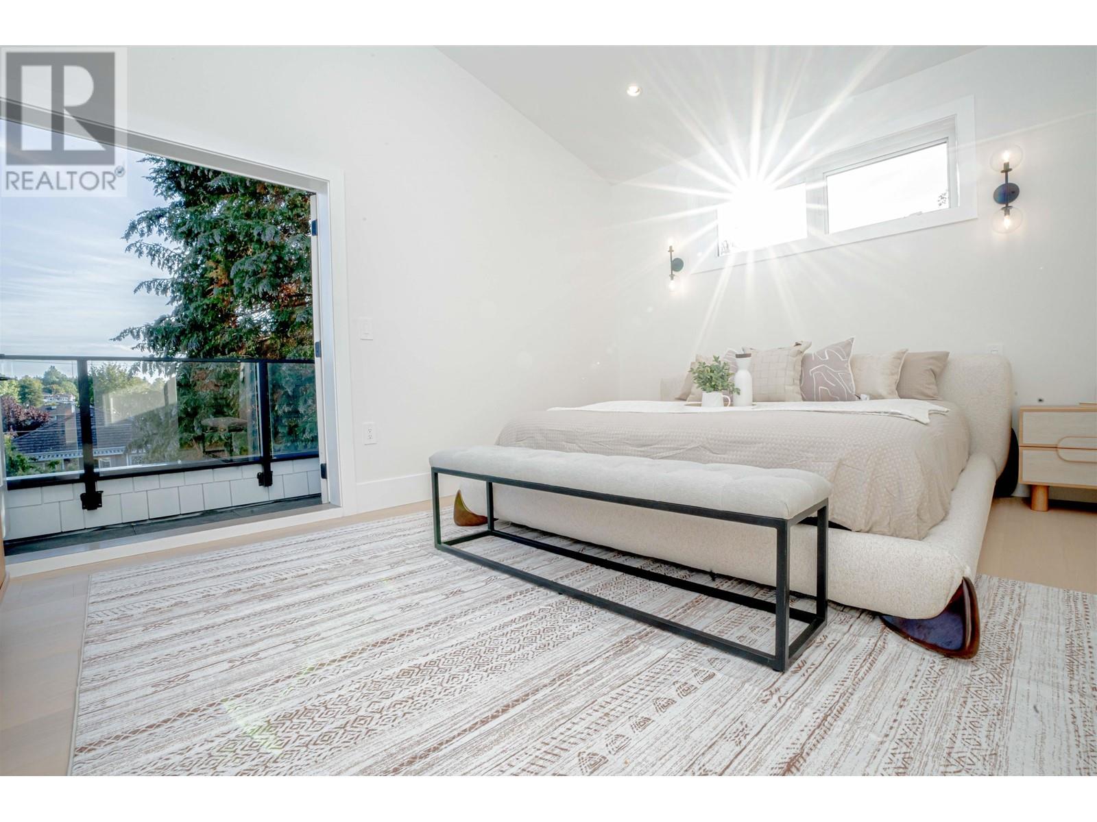 Listing Picture 21 of 30 : #2 2522 E 15TH AVENUE, Vancouver / 溫哥華 - 魯藝地產 Yvonne Lu Group - MLS Medallion Club Member