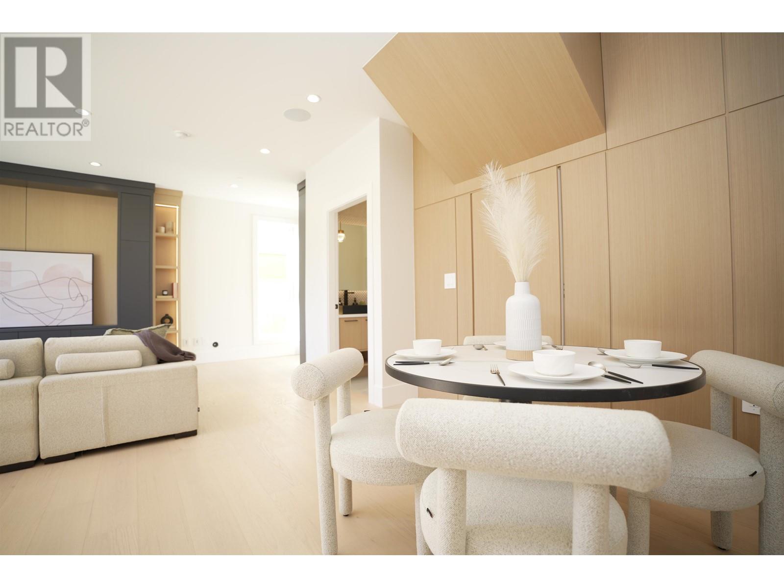 Listing Picture 9 of 30 : #2 2522 E 15TH AVENUE, Vancouver / 溫哥華 - 魯藝地產 Yvonne Lu Group - MLS Medallion Club Member