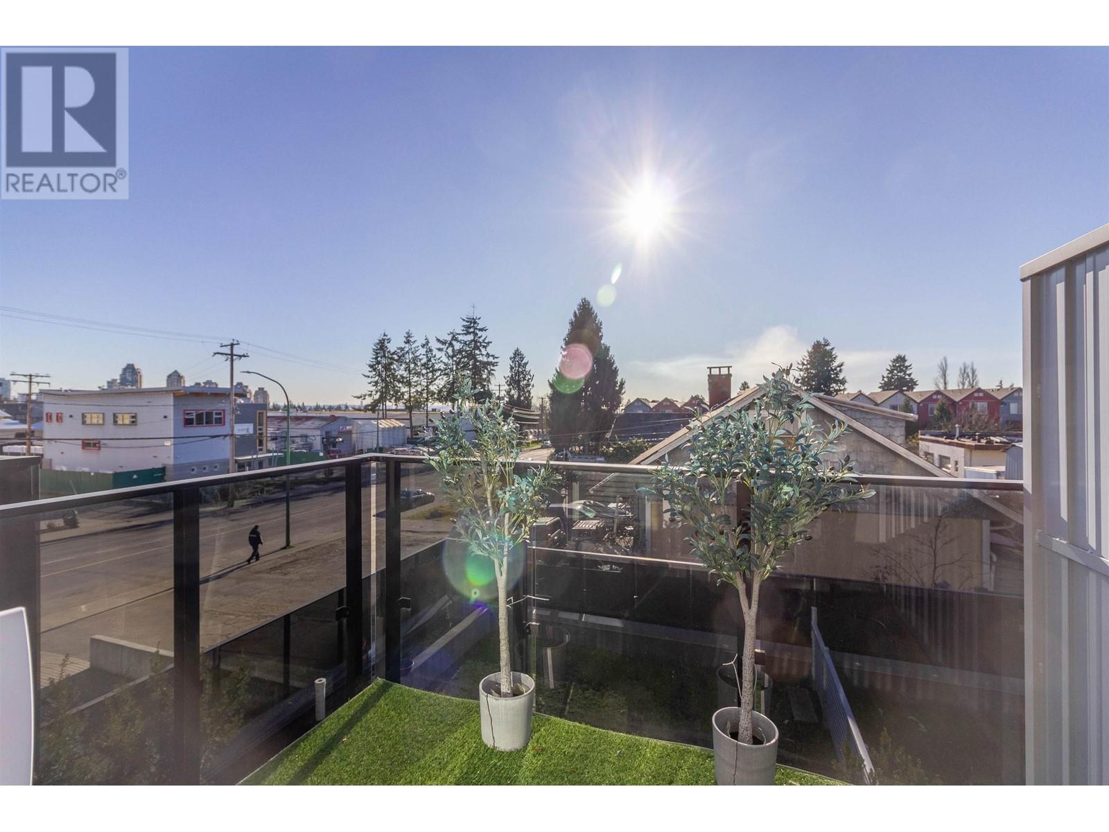 Listing Picture 13 of 36 : 16 6288 BERESFORD STREET, Burnaby / 本拿比 - 魯藝地產 Yvonne Lu Group - MLS Medallion Club Member