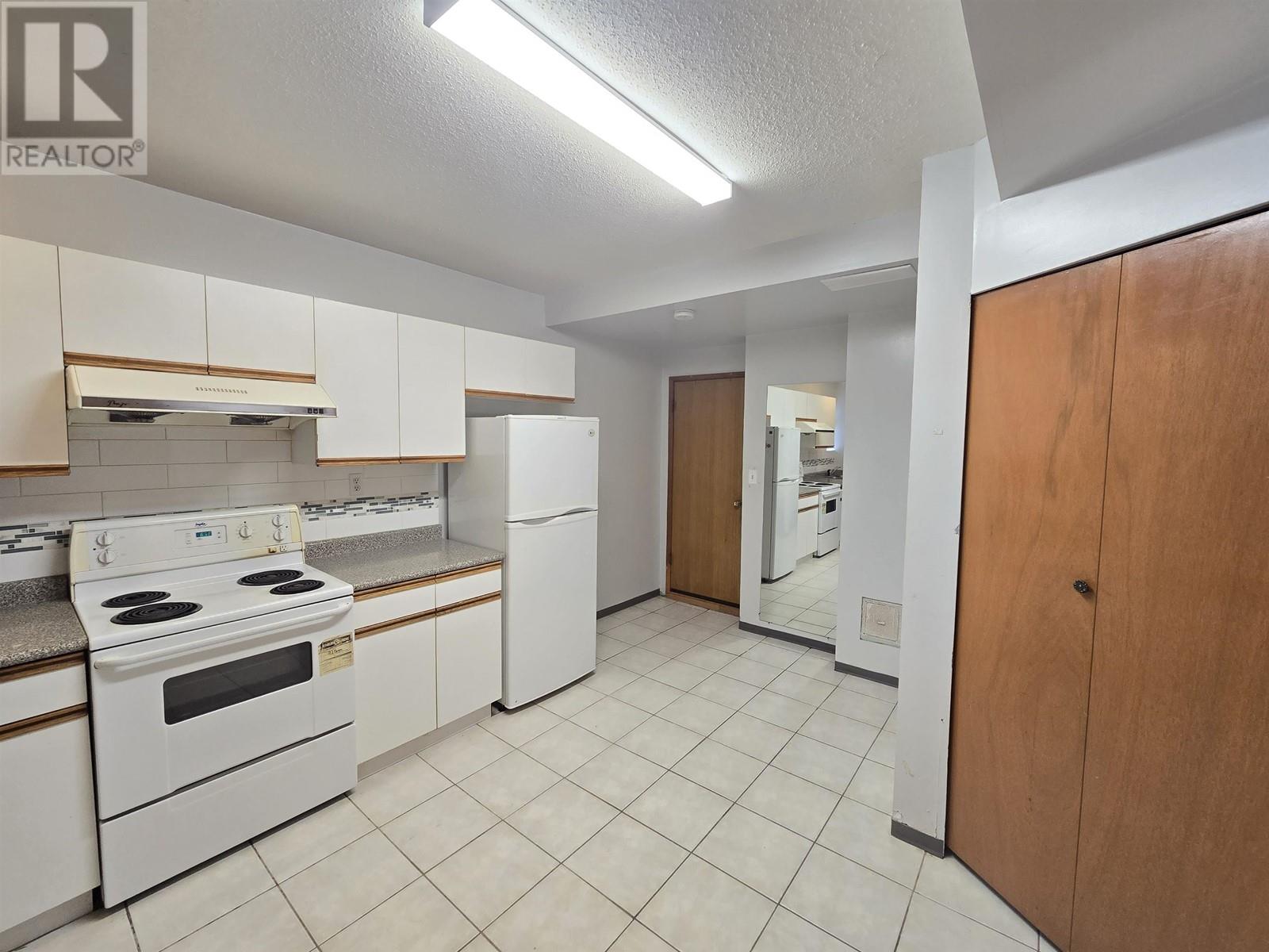 Listing Picture 15 of 18 : 3369 PRICE STREET, Vancouver / 溫哥華 - 魯藝地產 Yvonne Lu Group - MLS Medallion Club Member