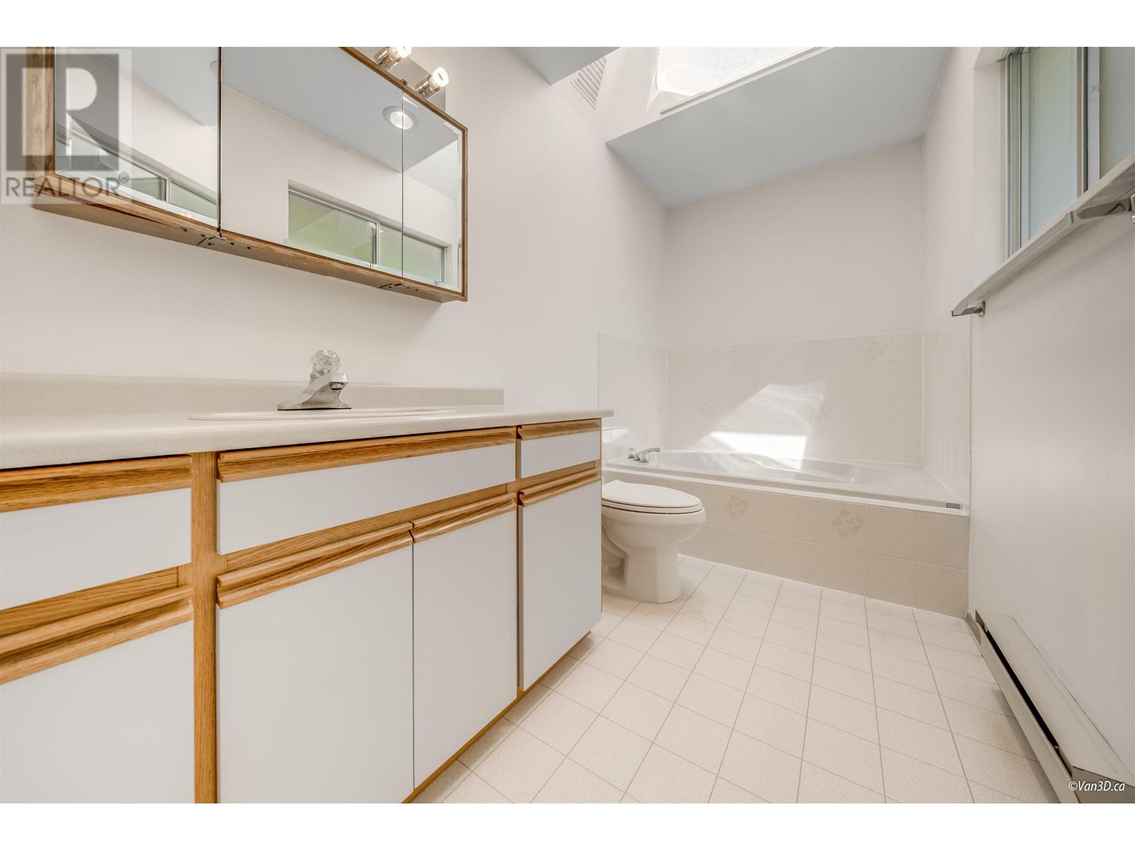 1145 Woodbine Place, Coquitlam, British Columbia  V3B 7A1 - Photo 25 - R2958057