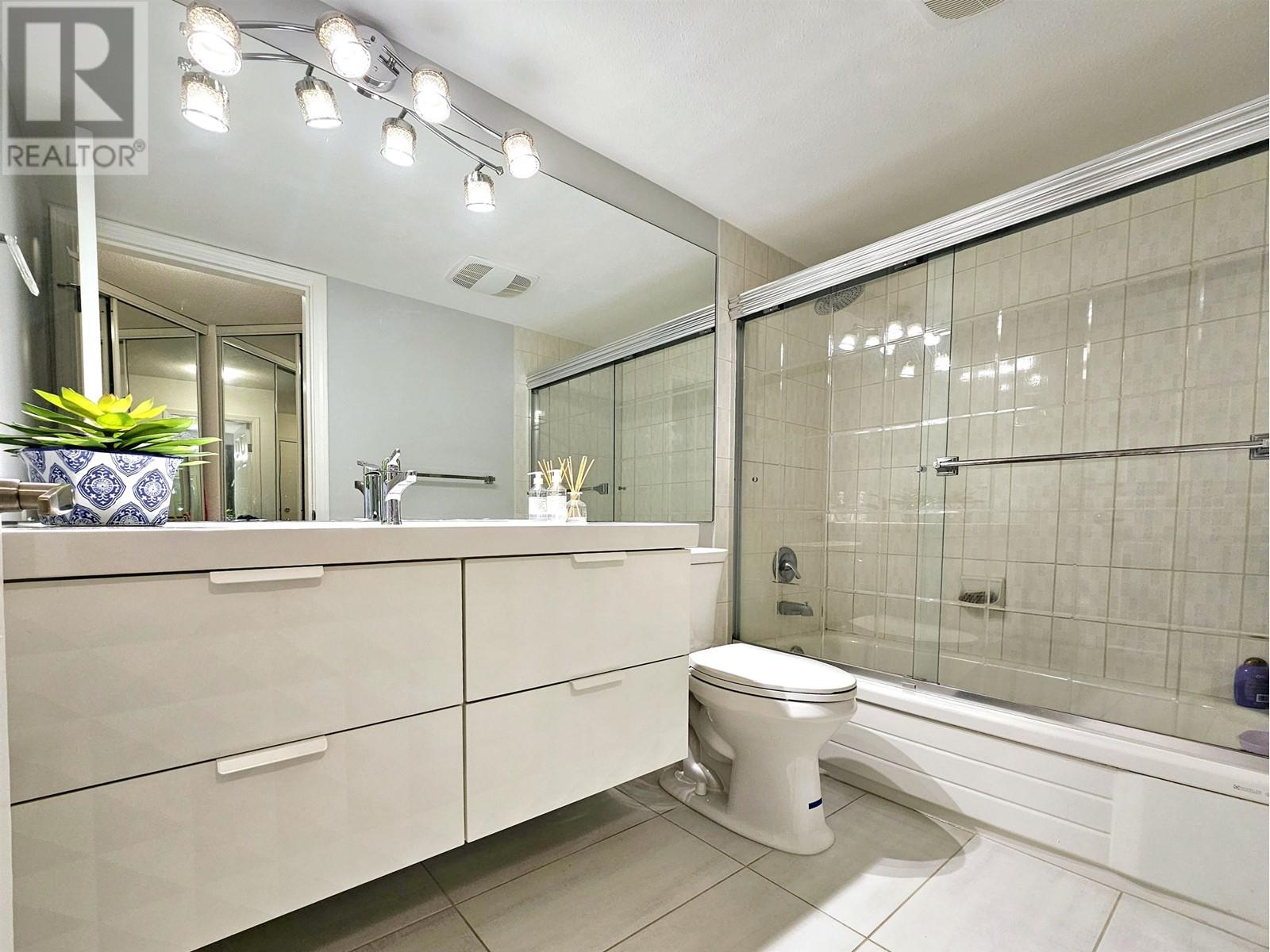 Listing Picture 14 of 23 : 106 8120 BENNETT ROAD, Richmond / 烈治文 - 魯藝地產 Yvonne Lu Group - MLS Medallion Club Member