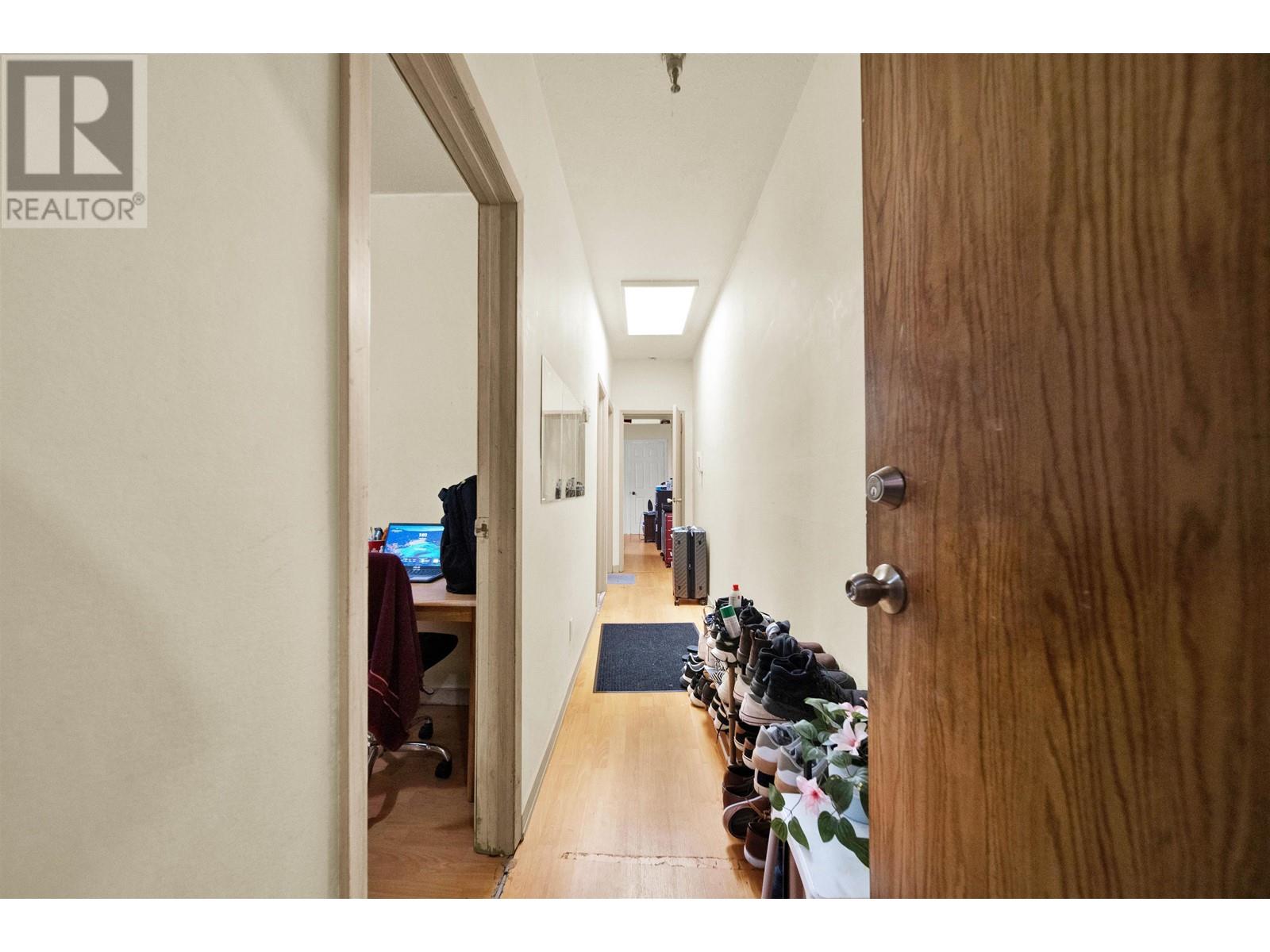 Listing Picture 18 of 23 : 2 862 E BROADWAY, Vancouver / 溫哥華 - 魯藝地產 Yvonne Lu Group - MLS Medallion Club Member