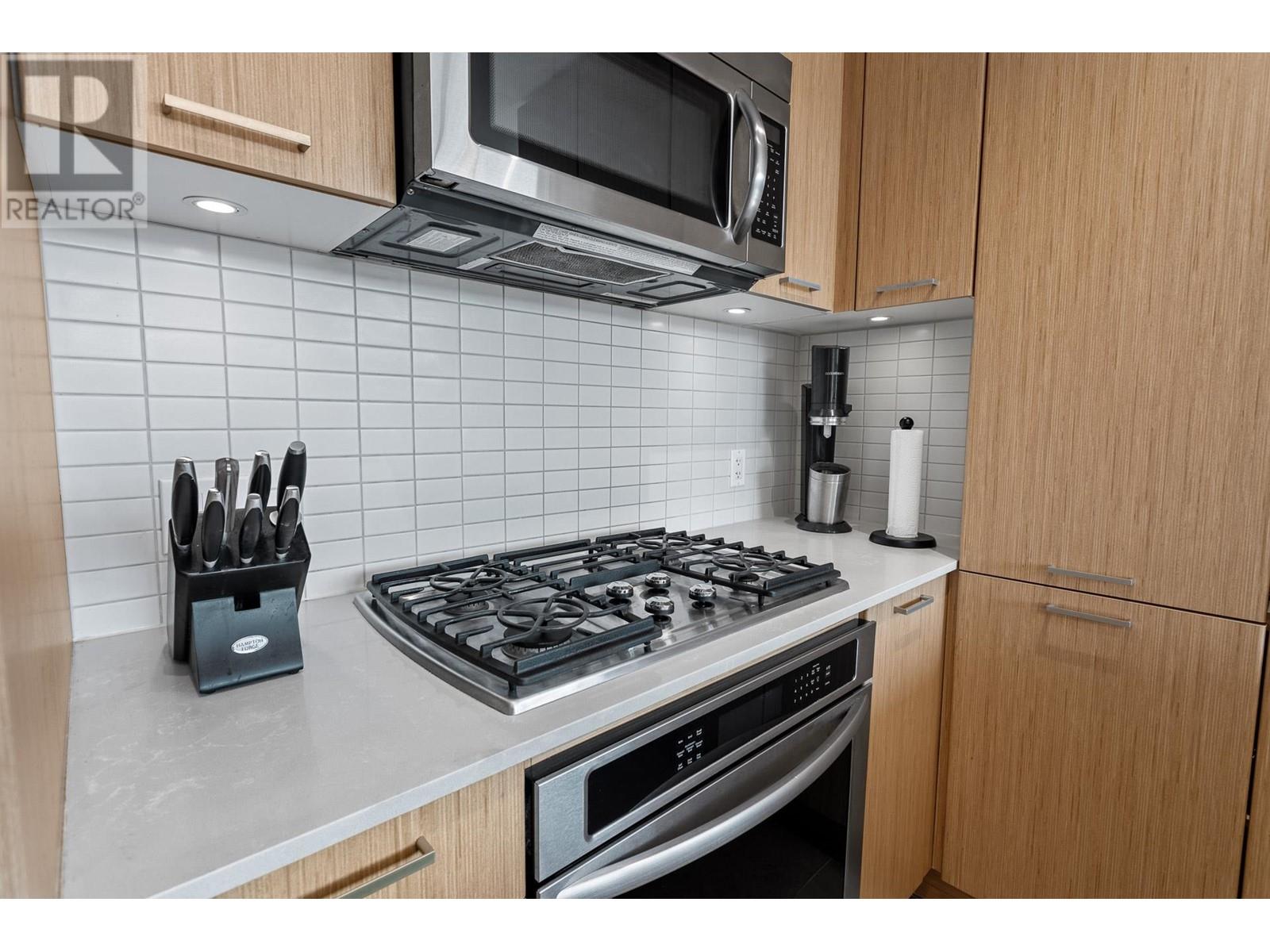 2407 301 Capilano Road, Port Moody, British Columbia  V3H 0G6 - Photo 16 - R2957922