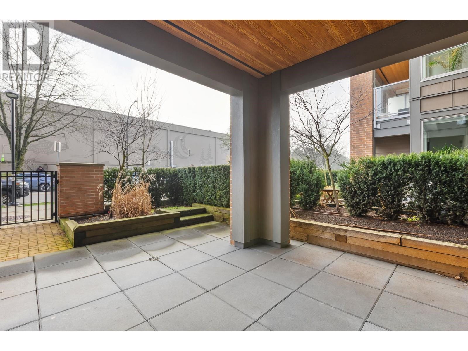 Listing Picture 22 of 26 : 112 7133 14TH AVENUE, Burnaby / 本拿比 - 魯藝地產 Yvonne Lu Group - MLS Medallion Club Member