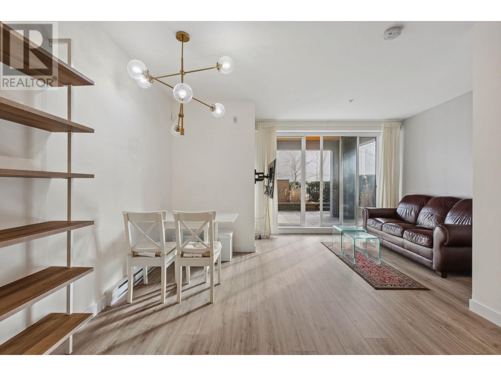 Listing Picture 7 of 26 : 112 7133 14TH AVENUE, Burnaby / 本拿比 - 魯藝地產 Yvonne Lu Group - MLS Medallion Club Member
