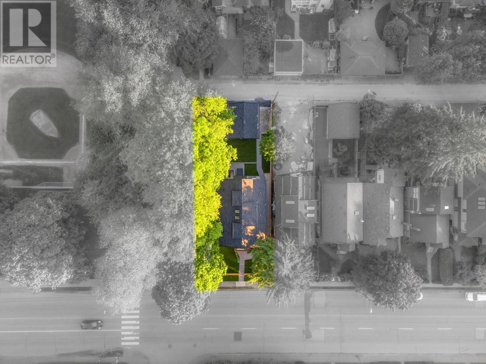 Listing Picture 9 of 32 : 2608 W 41ST AVENUE, Vancouver / 溫哥華 - 魯藝地產 Yvonne Lu Group - MLS Medallion Club Member