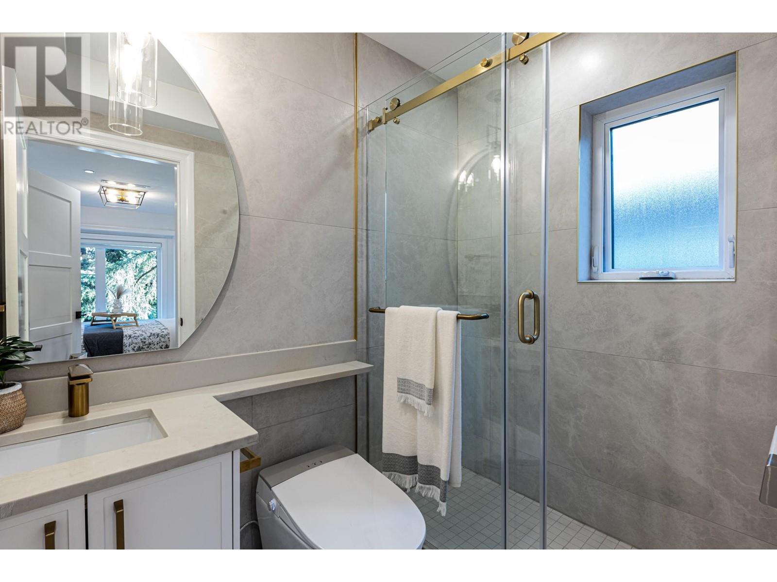 Listing Picture 24 of 32 : 2608 W 41ST AVENUE, Vancouver / 溫哥華 - 魯藝地產 Yvonne Lu Group - MLS Medallion Club Member