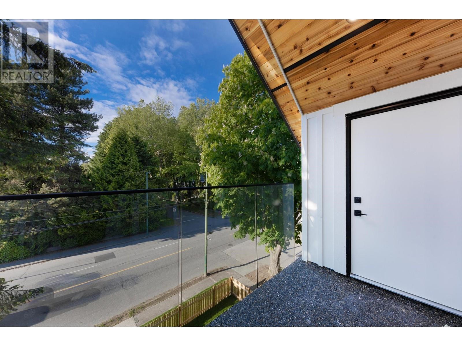 Listing Picture 26 of 32 : 2608 W 41ST AVENUE, Vancouver / 溫哥華 - 魯藝地產 Yvonne Lu Group - MLS Medallion Club Member