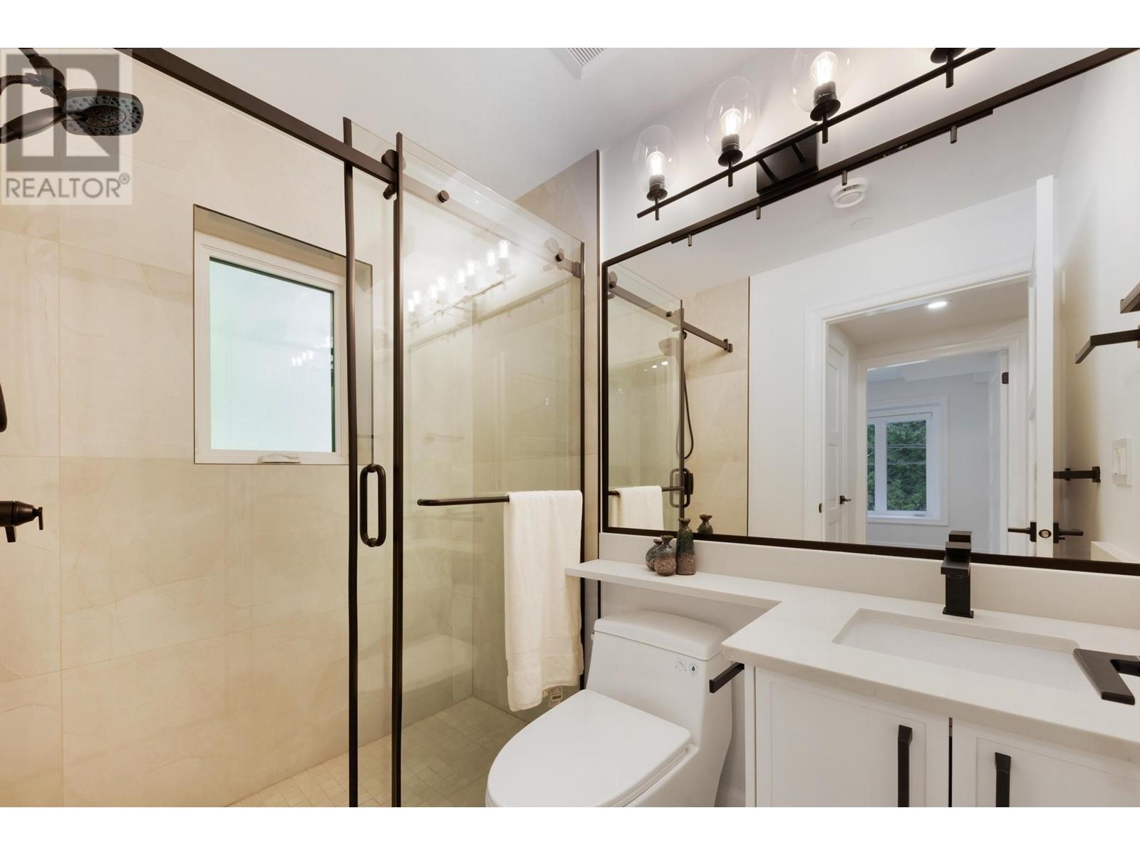 Listing Picture 30 of 32 : 2608 W 41ST AVENUE, Vancouver / 溫哥華 - 魯藝地產 Yvonne Lu Group - MLS Medallion Club Member