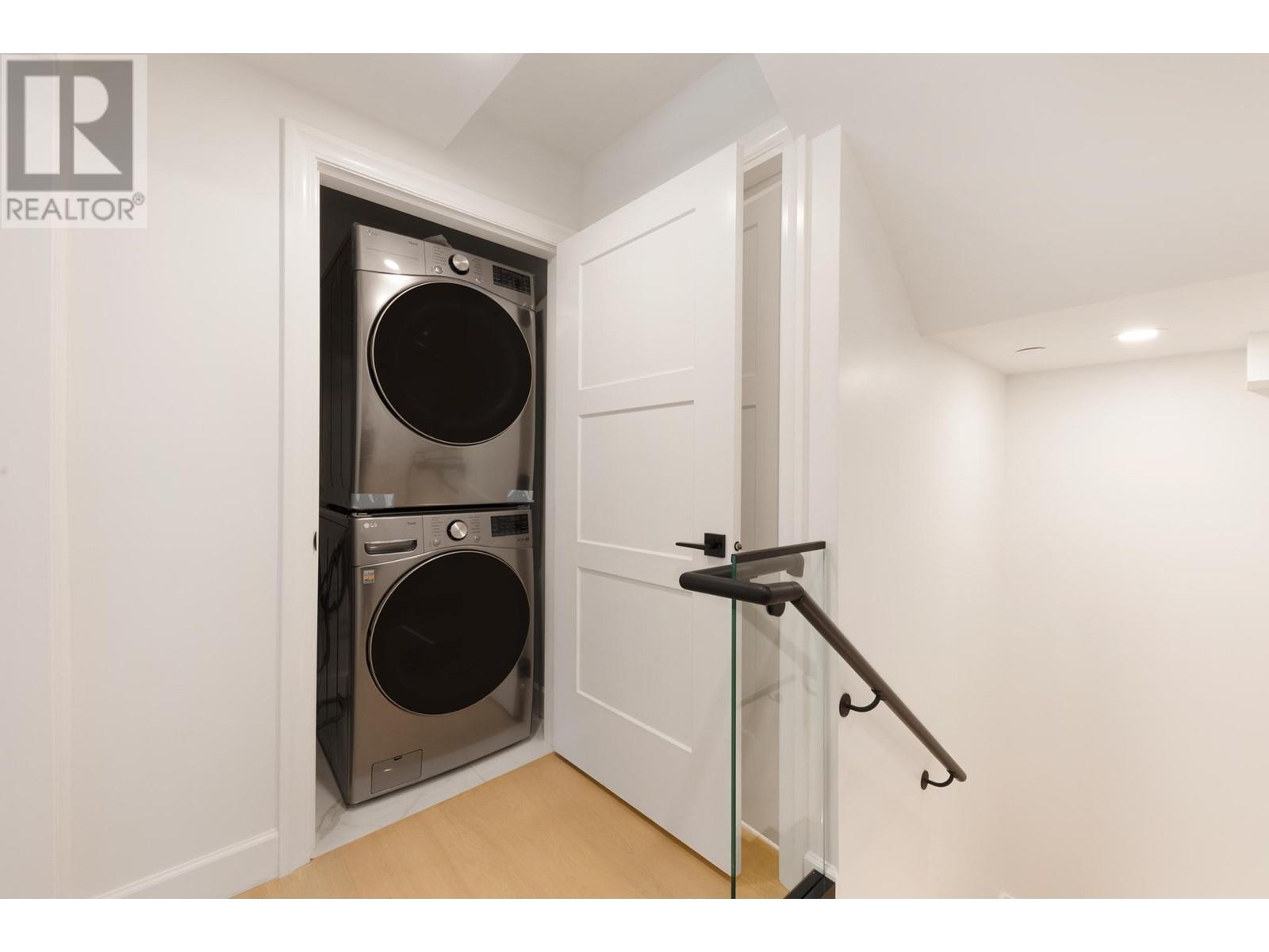 Listing Picture 31 of 32 : 2608 W 41ST AVENUE, Vancouver / 溫哥華 - 魯藝地產 Yvonne Lu Group - MLS Medallion Club Member