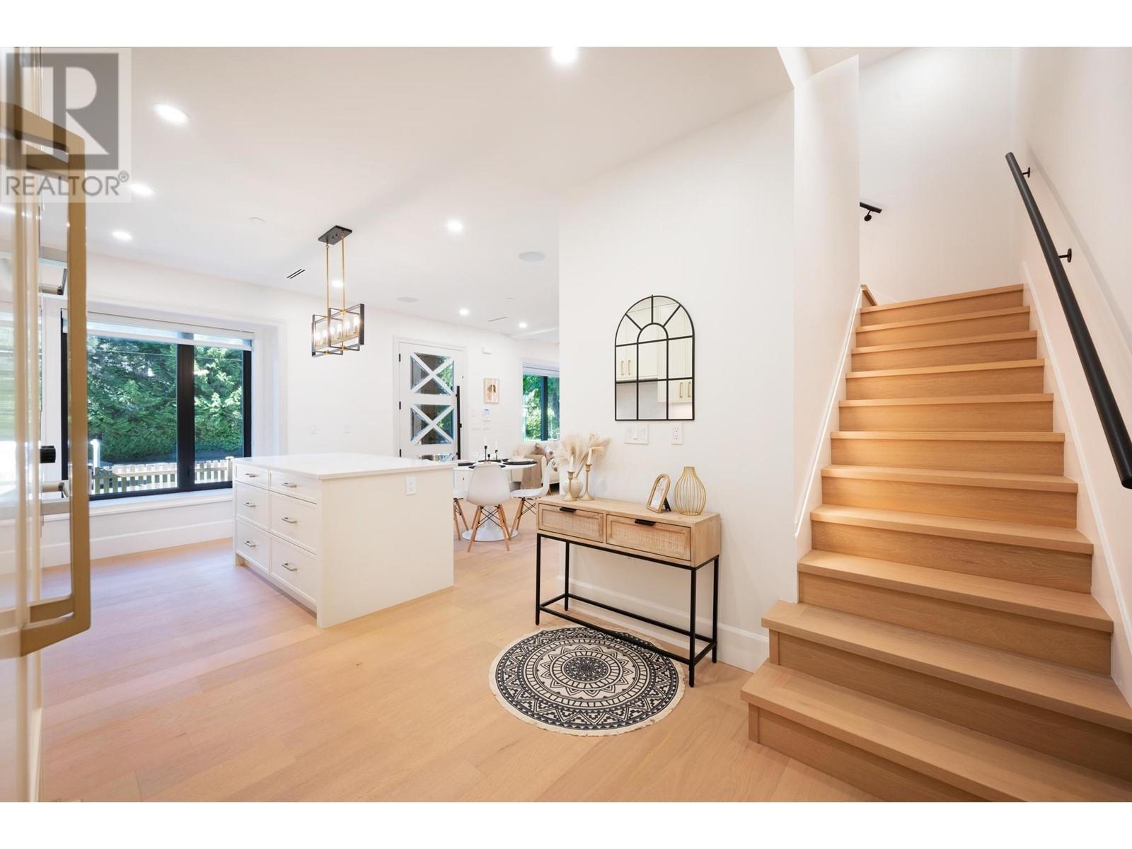 Listing Picture 19 of 32 : 2608 W 41ST AVENUE, Vancouver / 溫哥華 - 魯藝地產 Yvonne Lu Group - MLS Medallion Club Member