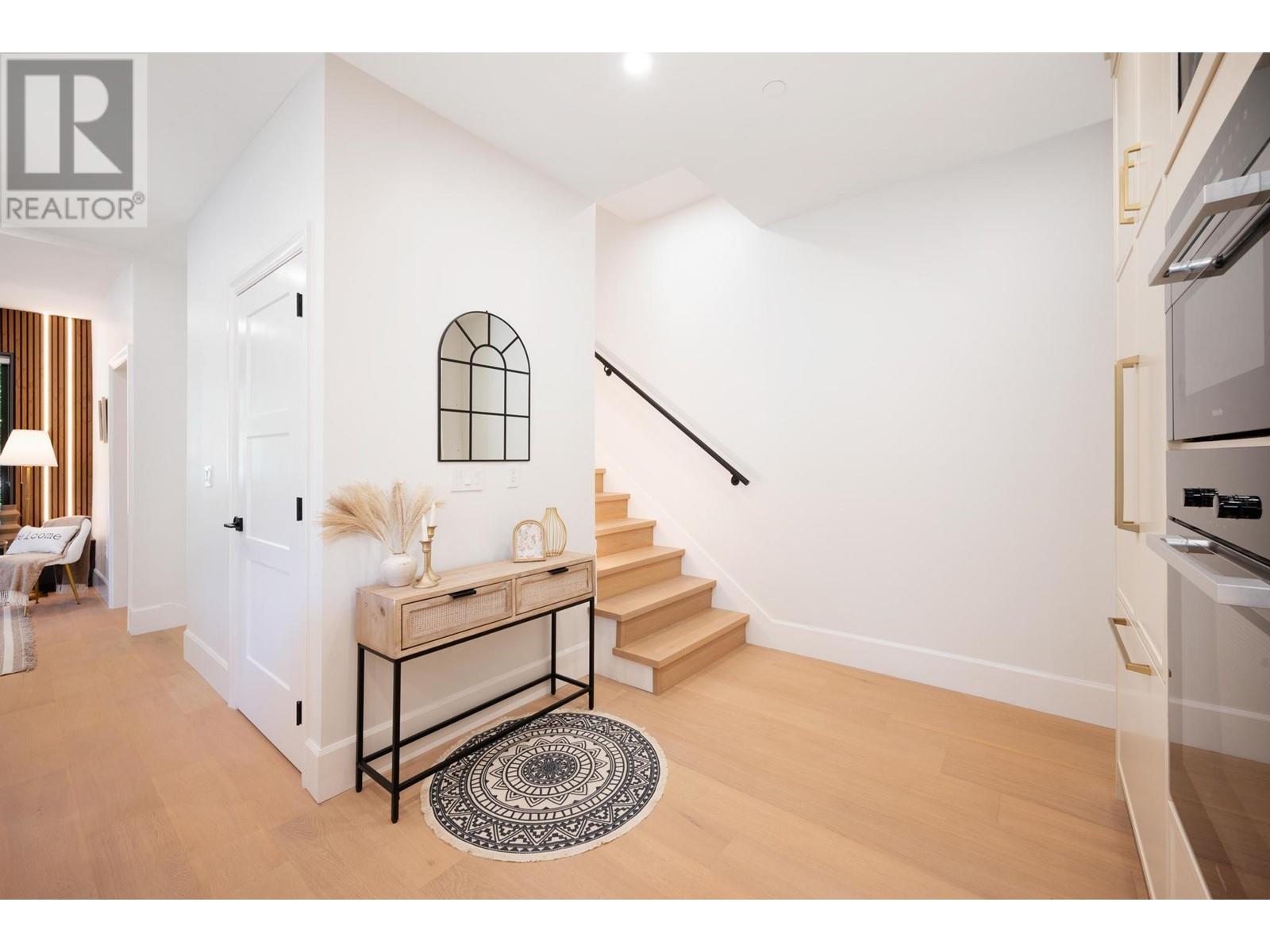 Listing Picture 20 of 32 : 2608 W 41ST AVENUE, Vancouver / 溫哥華 - 魯藝地產 Yvonne Lu Group - MLS Medallion Club Member