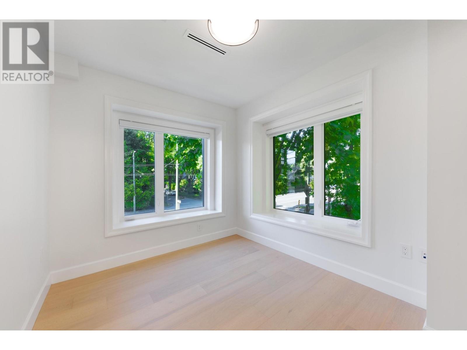 Listing Picture 28 of 32 : 2608 W 41ST AVENUE, Vancouver / 溫哥華 - 魯藝地產 Yvonne Lu Group - MLS Medallion Club Member