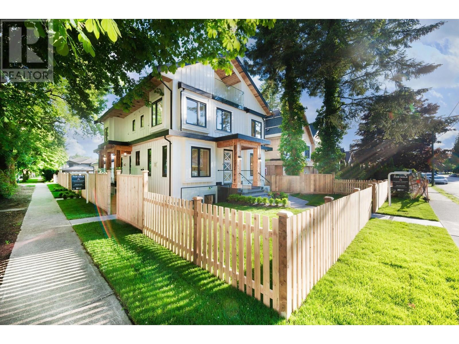 Listing Picture 2 of 32 : 2608 W 41ST AVENUE, Vancouver / 溫哥華 - 魯藝地產 Yvonne Lu Group - MLS Medallion Club Member