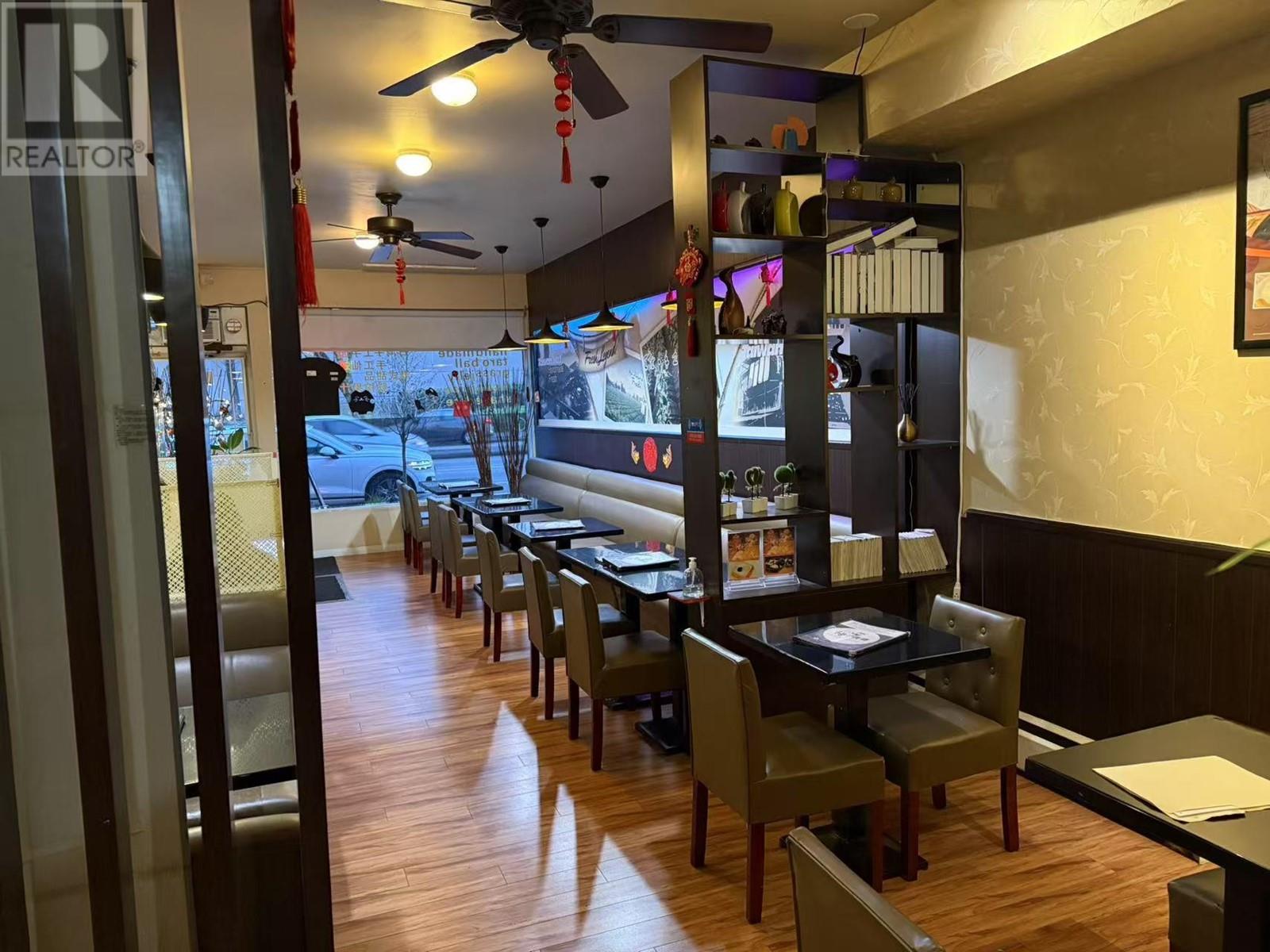 Listing Picture 3 of 4 : 3393 KINGSWAY, Vancouver / 溫哥華 - 魯藝地產 Yvonne Lu Group - MLS Medallion Club Member