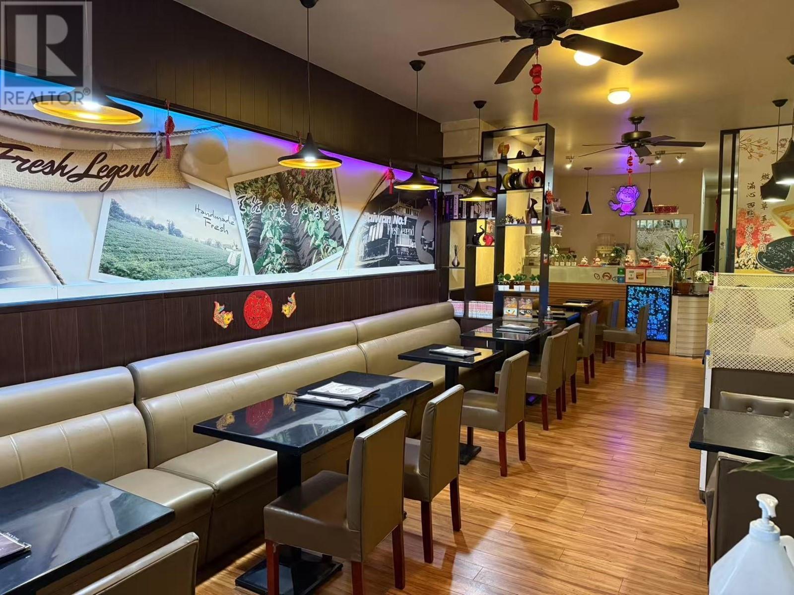 Listing Picture 4 of 4 : 3393 KINGSWAY, Vancouver / 溫哥華 - 魯藝地產 Yvonne Lu Group - MLS Medallion Club Member