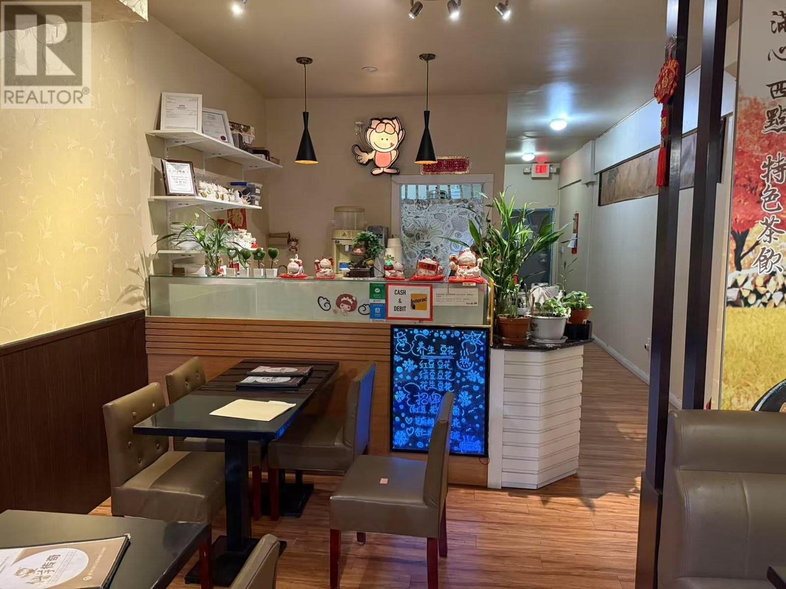 Listing Picture 2 of 4 : 3393 KINGSWAY, Vancouver / 溫哥華 - 魯藝地產 Yvonne Lu Group - MLS Medallion Club Member