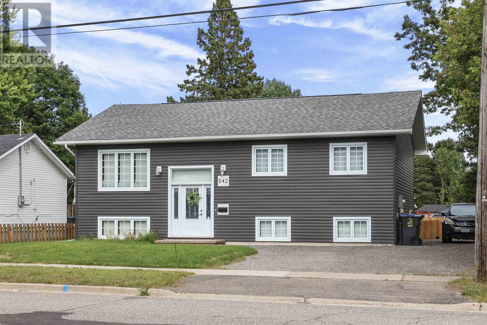 542 Boundary RD, Sault Ste. Marie, Ontario