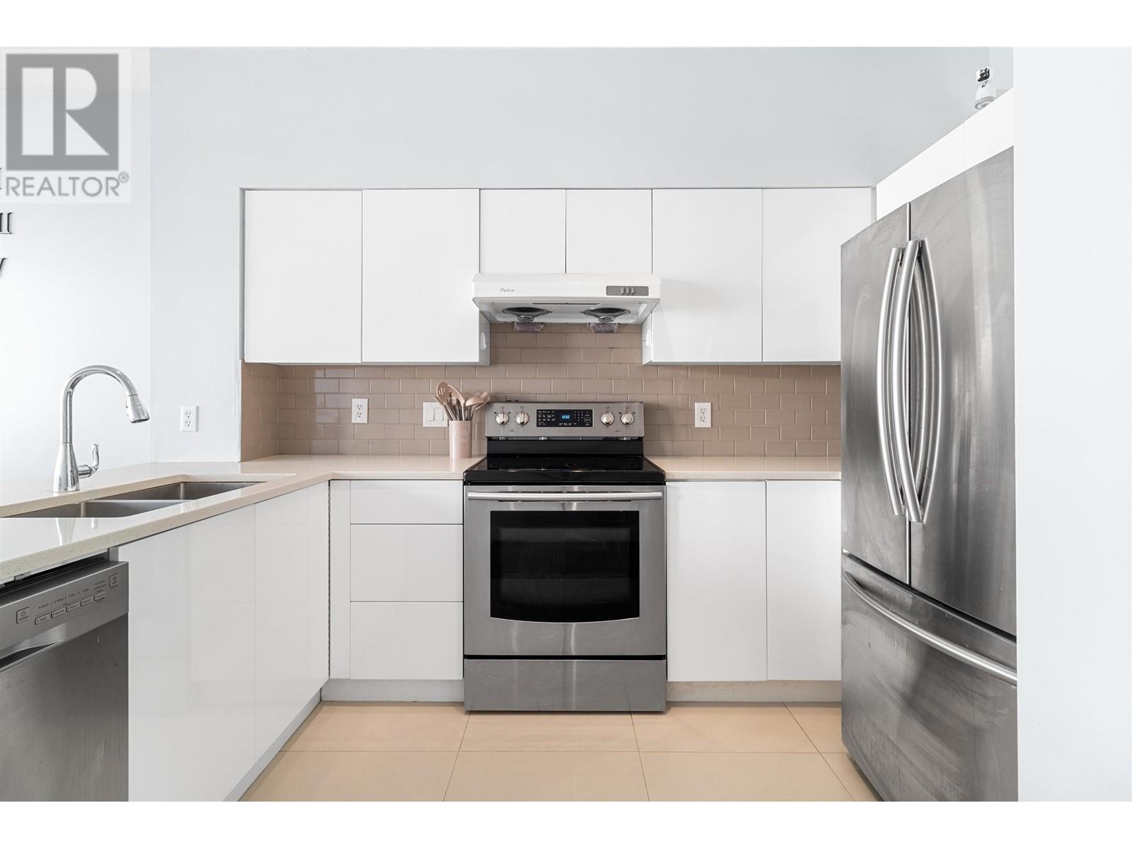 Listing Picture 4 of 16 : 7 12920 JACK BELL DRIVE, Richmond / 烈治文 - 魯藝地產 Yvonne Lu Group - MLS Medallion Club Member