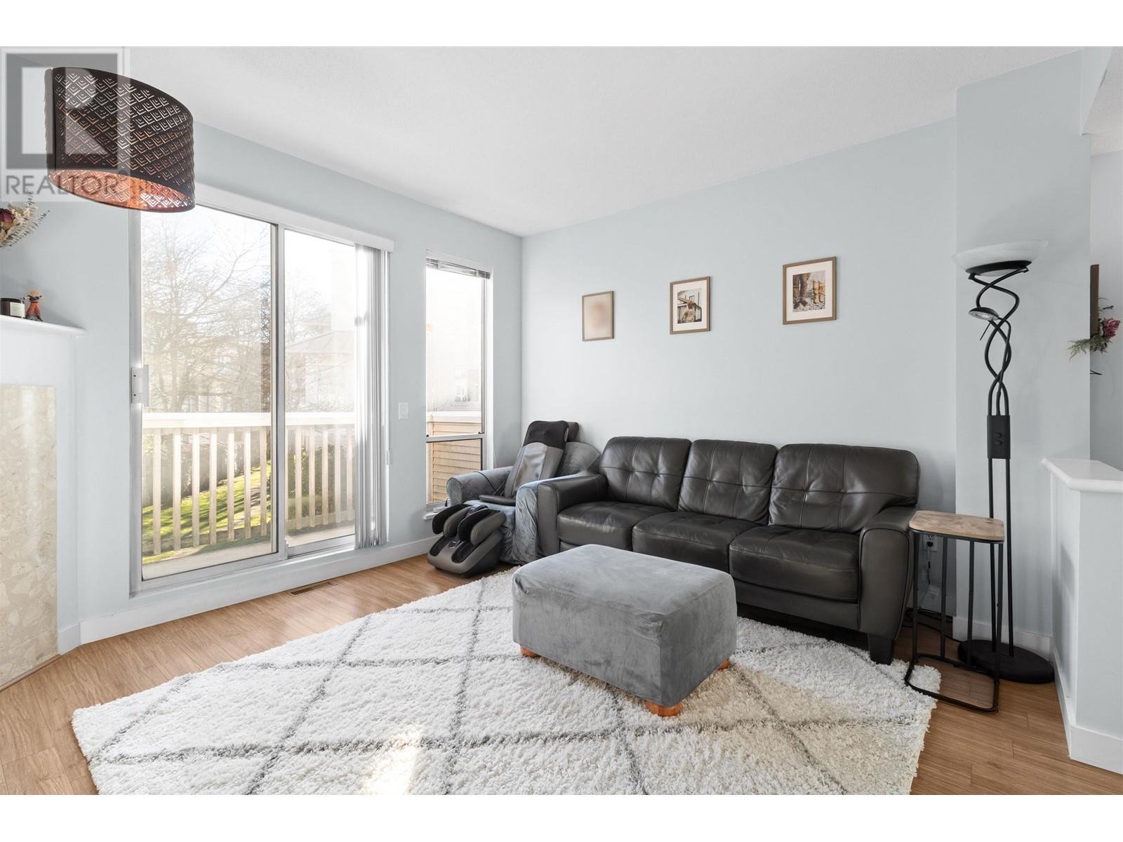 Listing Picture 2 of 16 : 7 12920 JACK BELL DRIVE, Richmond / 烈治文 - 魯藝地產 Yvonne Lu Group - MLS Medallion Club Member