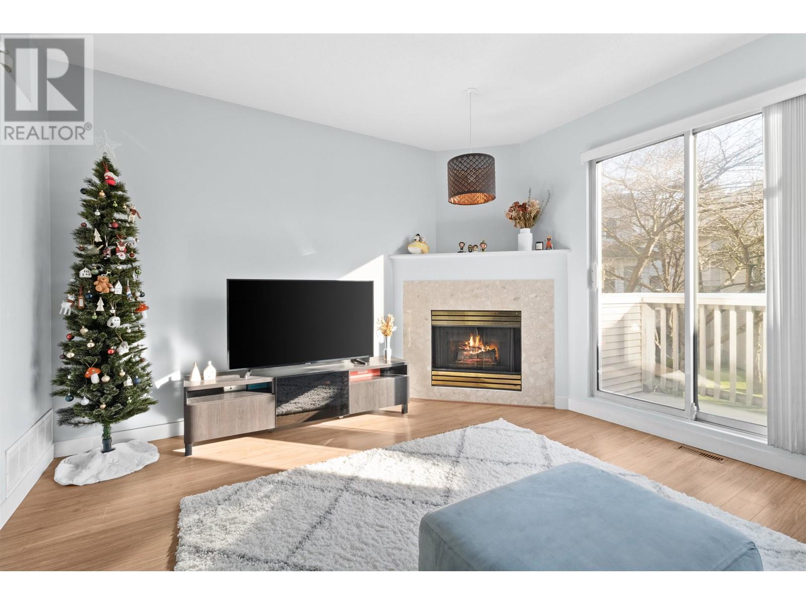Listing Picture 3 of 16 : 7 12920 JACK BELL DRIVE, Richmond / 烈治文 - 魯藝地產 Yvonne Lu Group - MLS Medallion Club Member