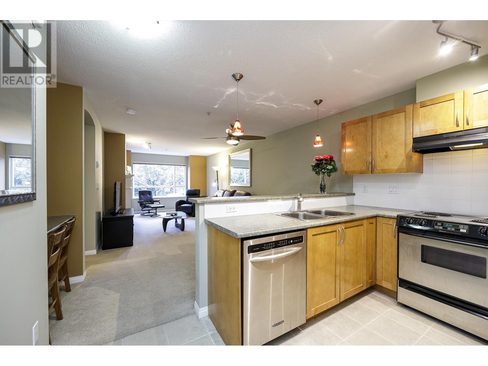 218 333 E 1st Street, North Vancouver, British Columbia  V7L 4W9 - Photo 10 - R2957906