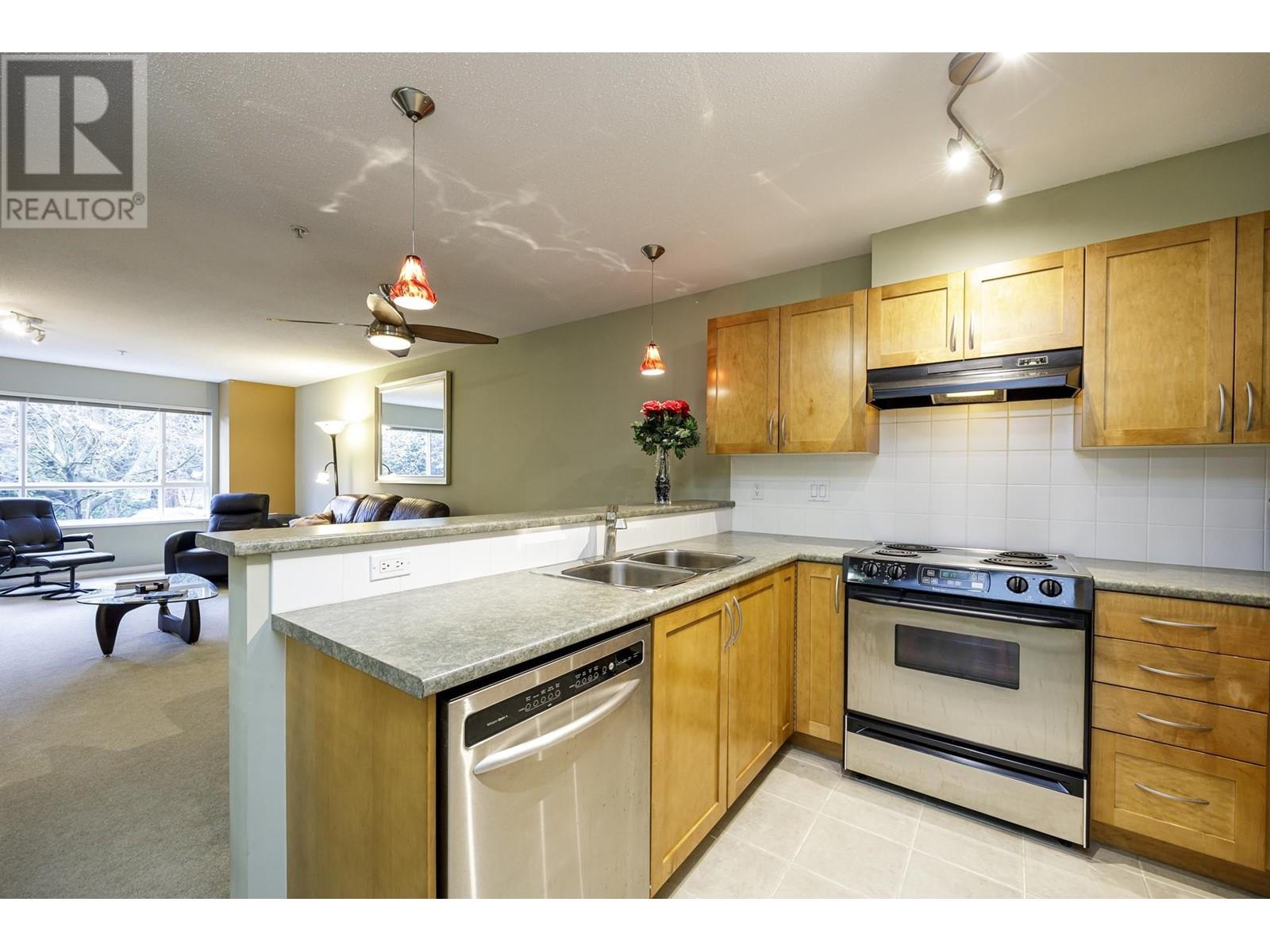 218 333 E 1st Street, North Vancouver, British Columbia  V7L 4W9 - Photo 8 - R2957906