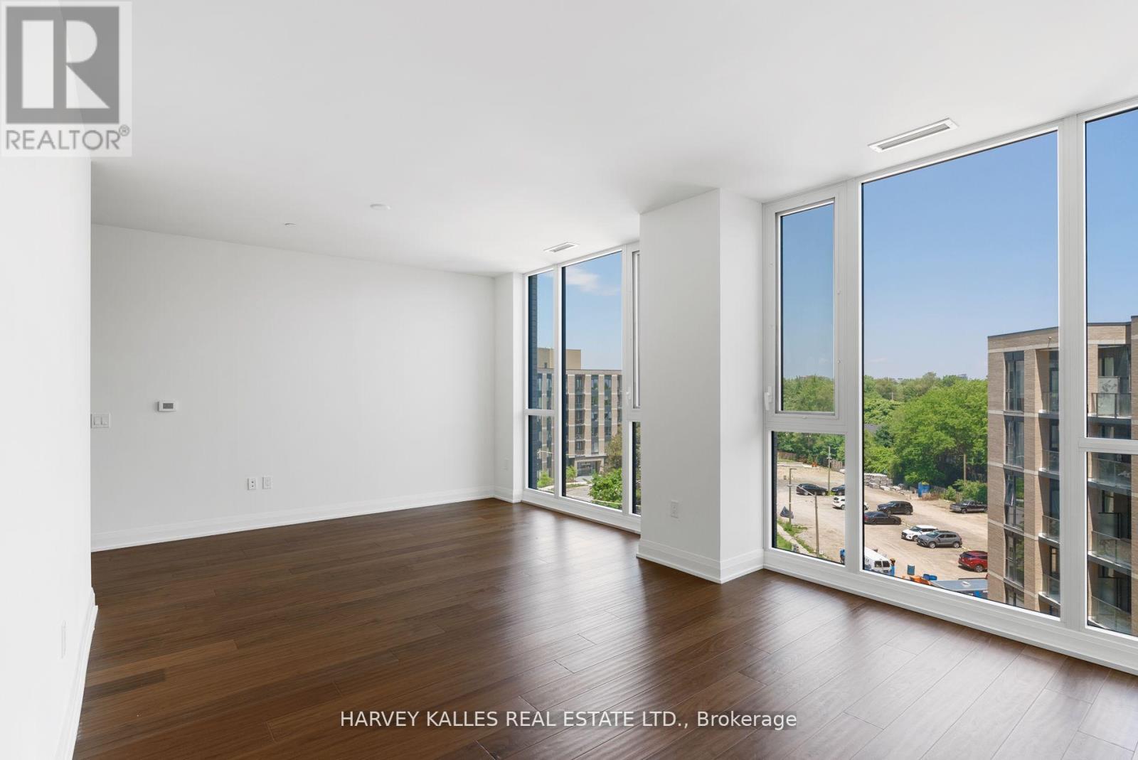 Property at 620 - 293 THE KINGSWAY image 1