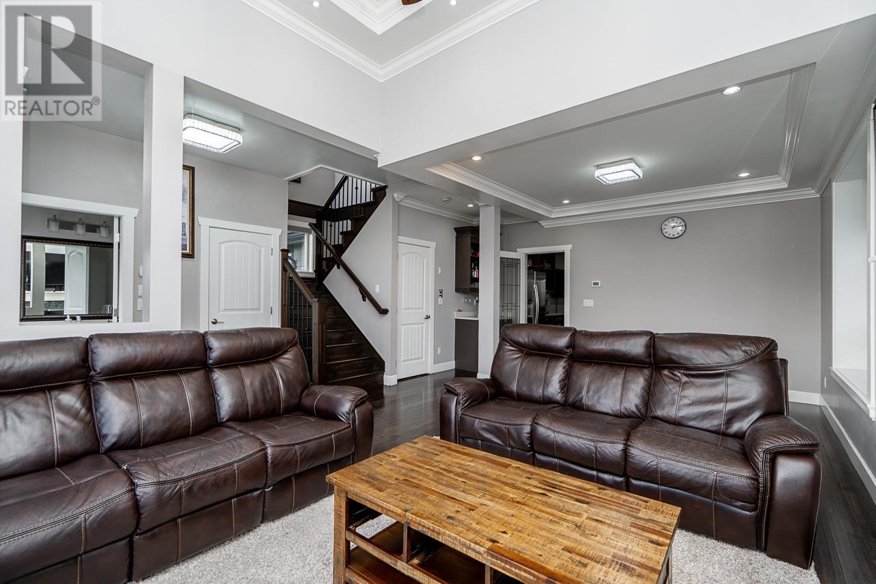 7919 11th Avenue, Burnaby, British Columbia  V3N 2N5 - Photo 6 - R2957462