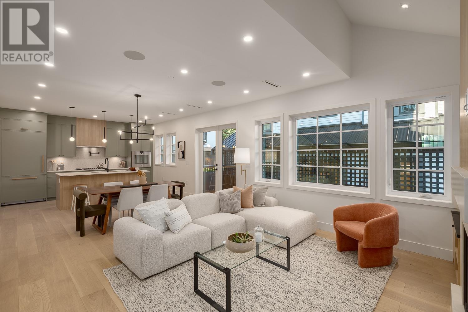 Property at 231 W 15TH AVENUE image 3