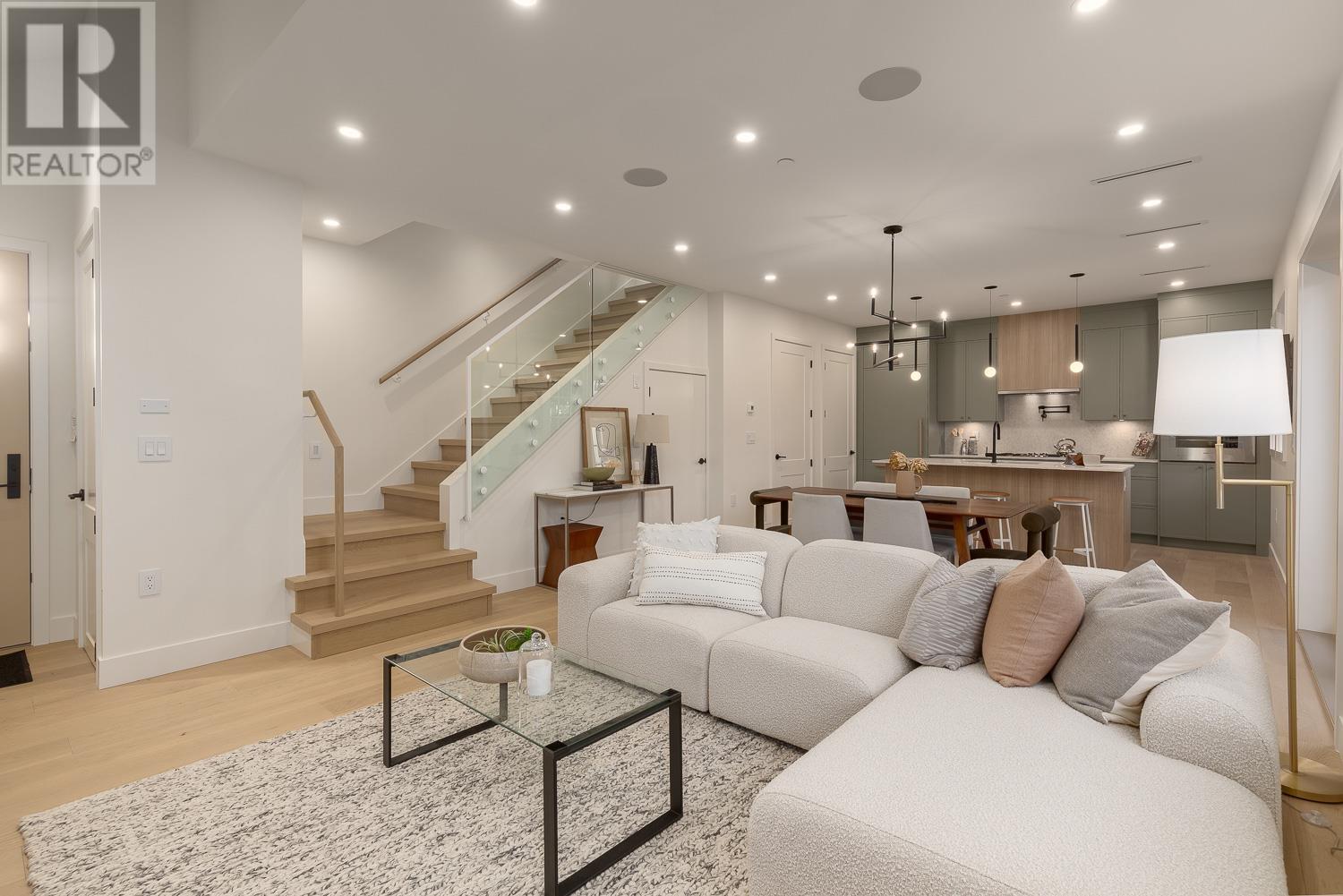 Property at 231 W 15TH AVENUE image 5