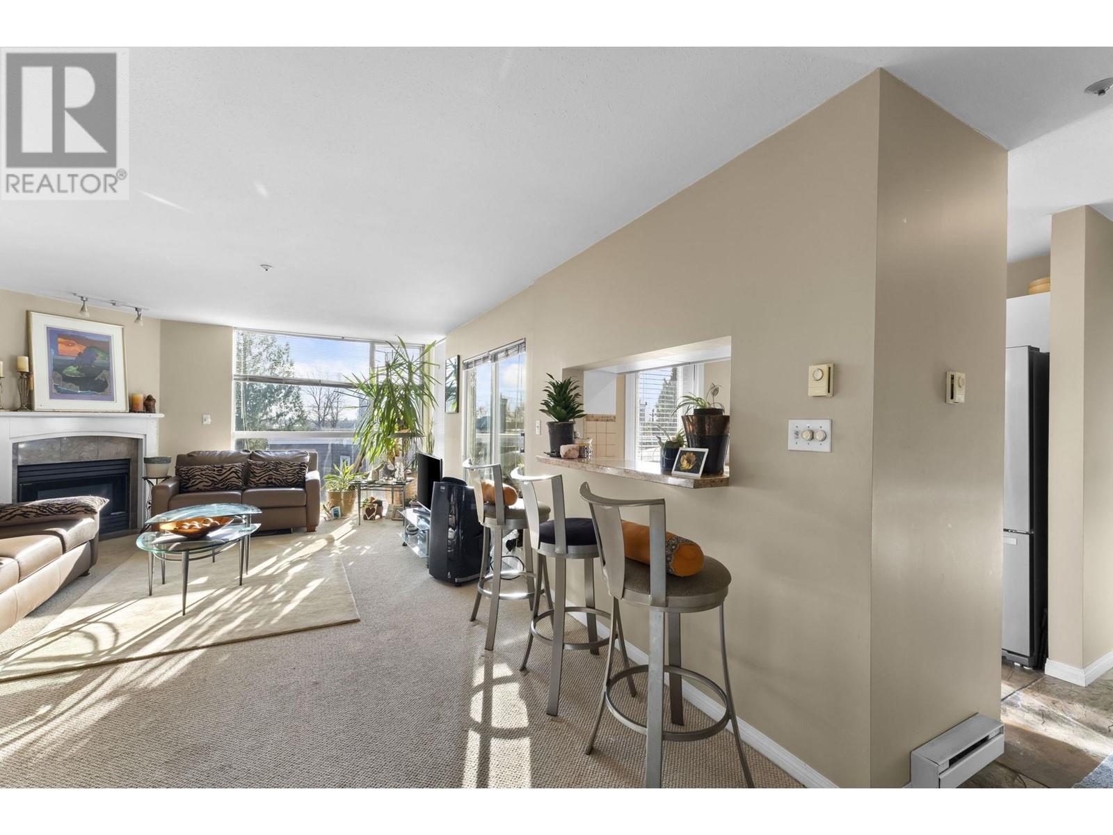 Listing Picture 13 of 33 : 312 8450 JELLICOE STREET, Vancouver / 溫哥華 - 魯藝地產 Yvonne Lu Group - MLS Medallion Club Member