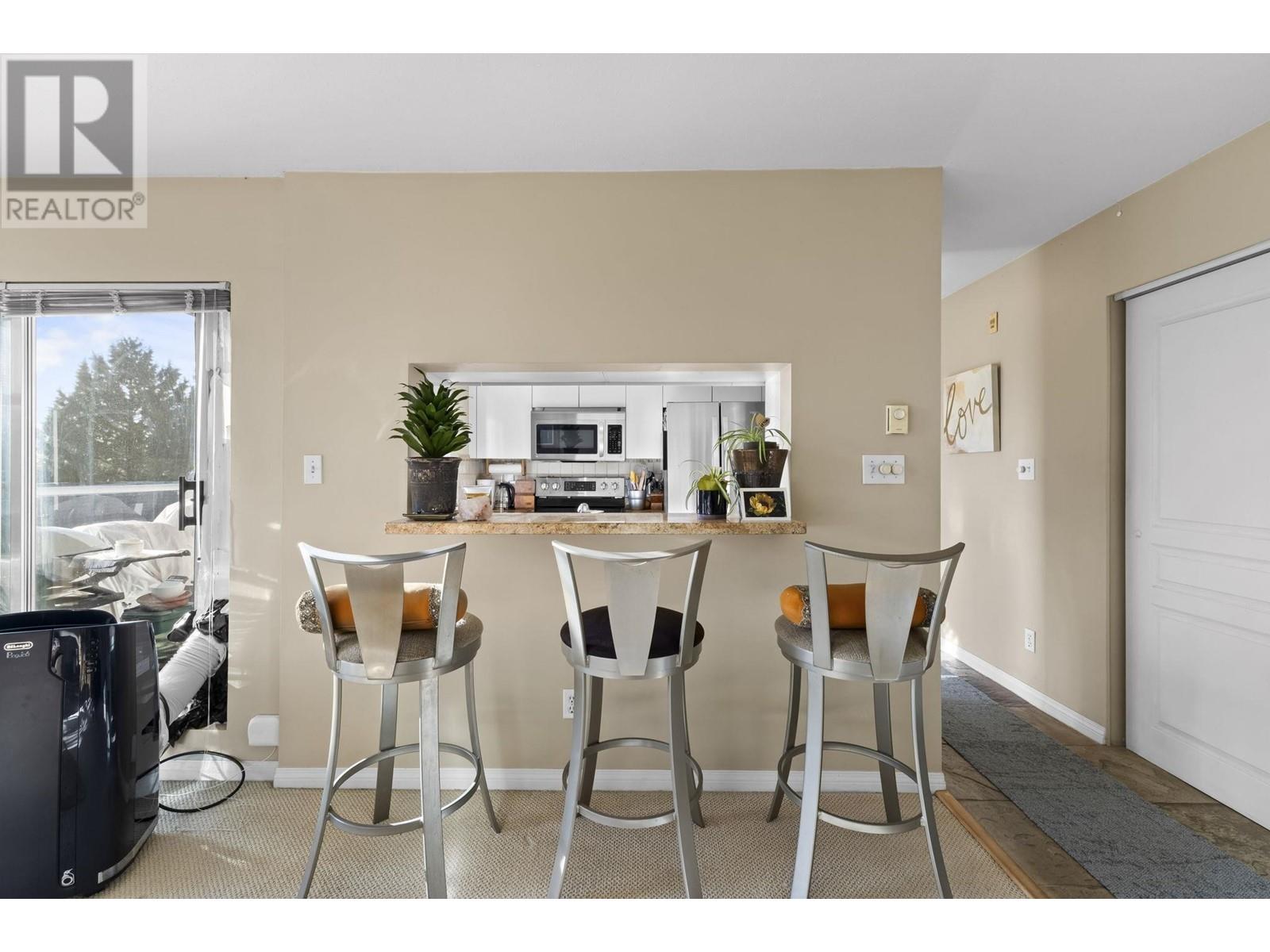 Listing Picture 14 of 33 : 312 8450 JELLICOE STREET, Vancouver / 溫哥華 - 魯藝地產 Yvonne Lu Group - MLS Medallion Club Member