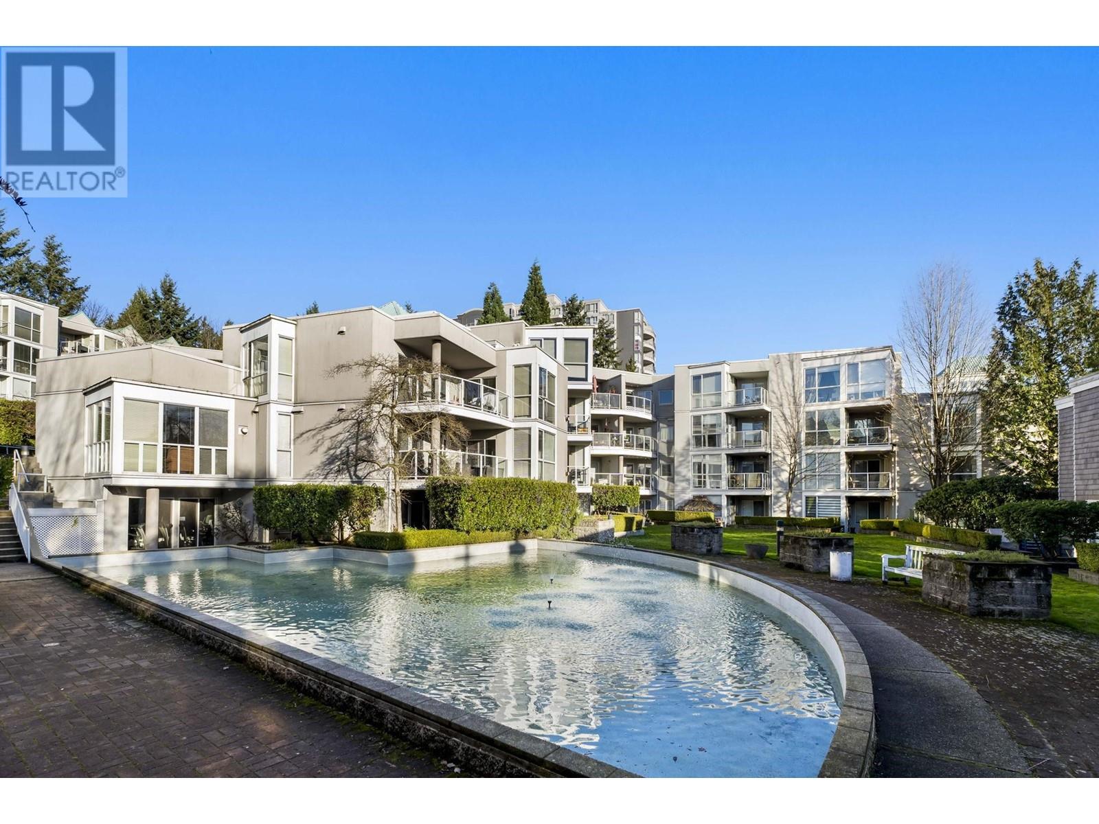 Listing Picture 2 of 33 : 312 8450 JELLICOE STREET, Vancouver / 溫哥華 - 魯藝地產 Yvonne Lu Group - MLS Medallion Club Member