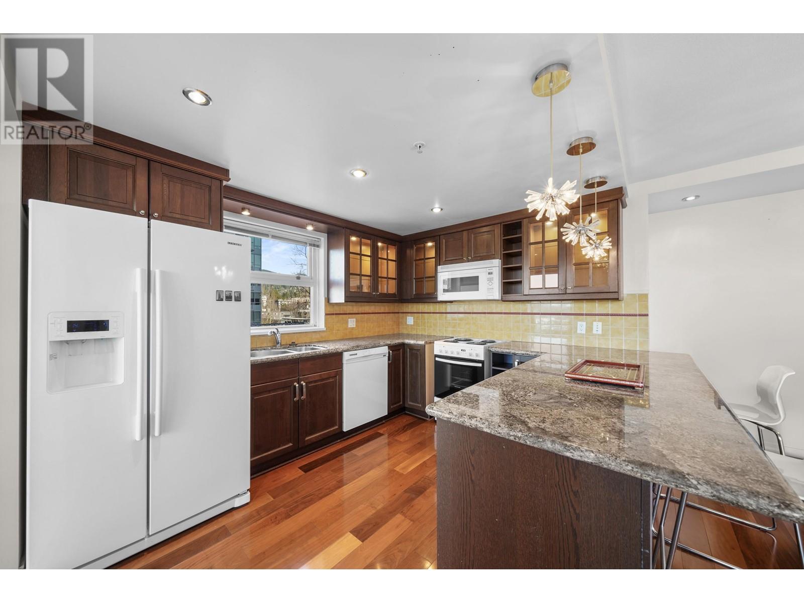 403 121 W 16th Street, North Vancouver, British Columbia V7M 3P4 - Photo 13 - R2958110
