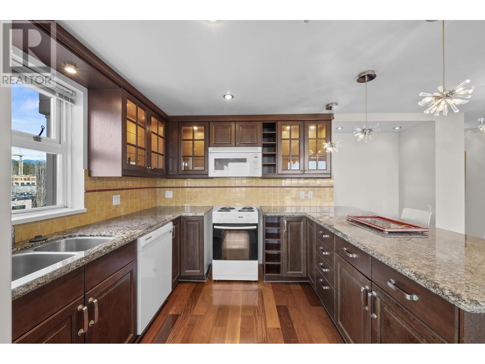 403 121 W 16th Street, North Vancouver, British Columbia V7M 3P4 - Photo 14 - R2958110