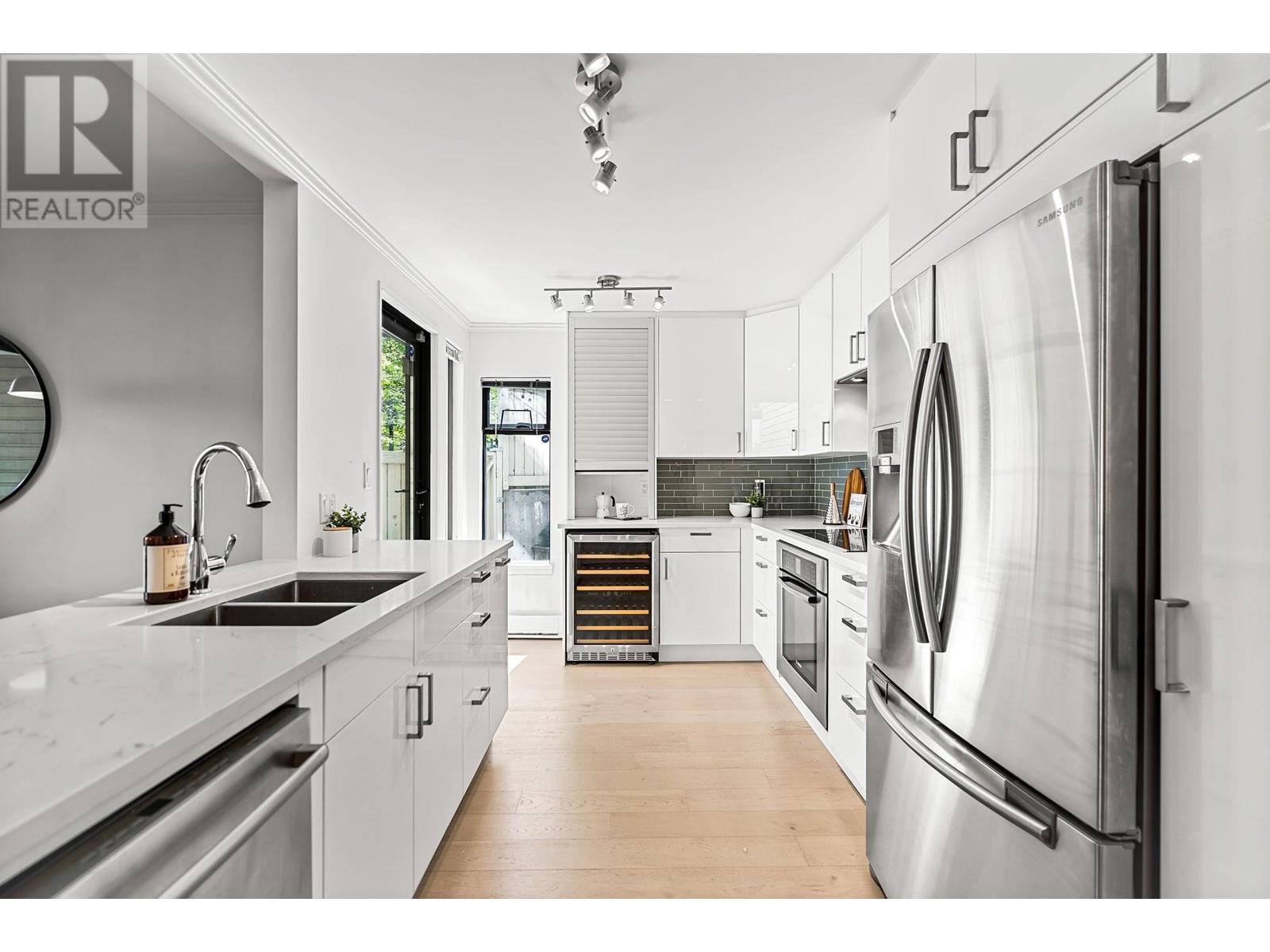 Listing Picture 10 of 40 : 204 1005 W 7TH AVENUE, Vancouver / 溫哥華 - 魯藝地產 Yvonne Lu Group - MLS Medallion Club Member