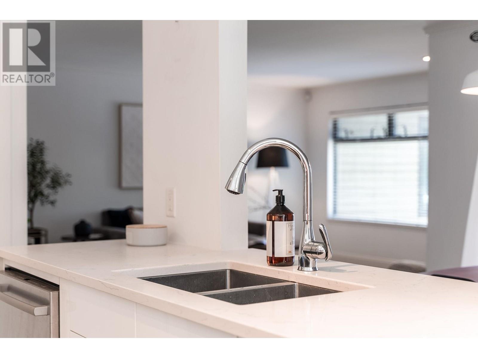 Listing Picture 14 of 40 : 204 1005 W 7TH AVENUE, Vancouver / 溫哥華 - 魯藝地產 Yvonne Lu Group - MLS Medallion Club Member