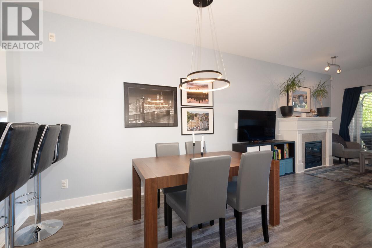 Listing Picture 12 of 37 : 110 4438 ALBERT STREET, Burnaby / 本拿比 - 魯藝地產 Yvonne Lu Group - MLS Medallion Club Member