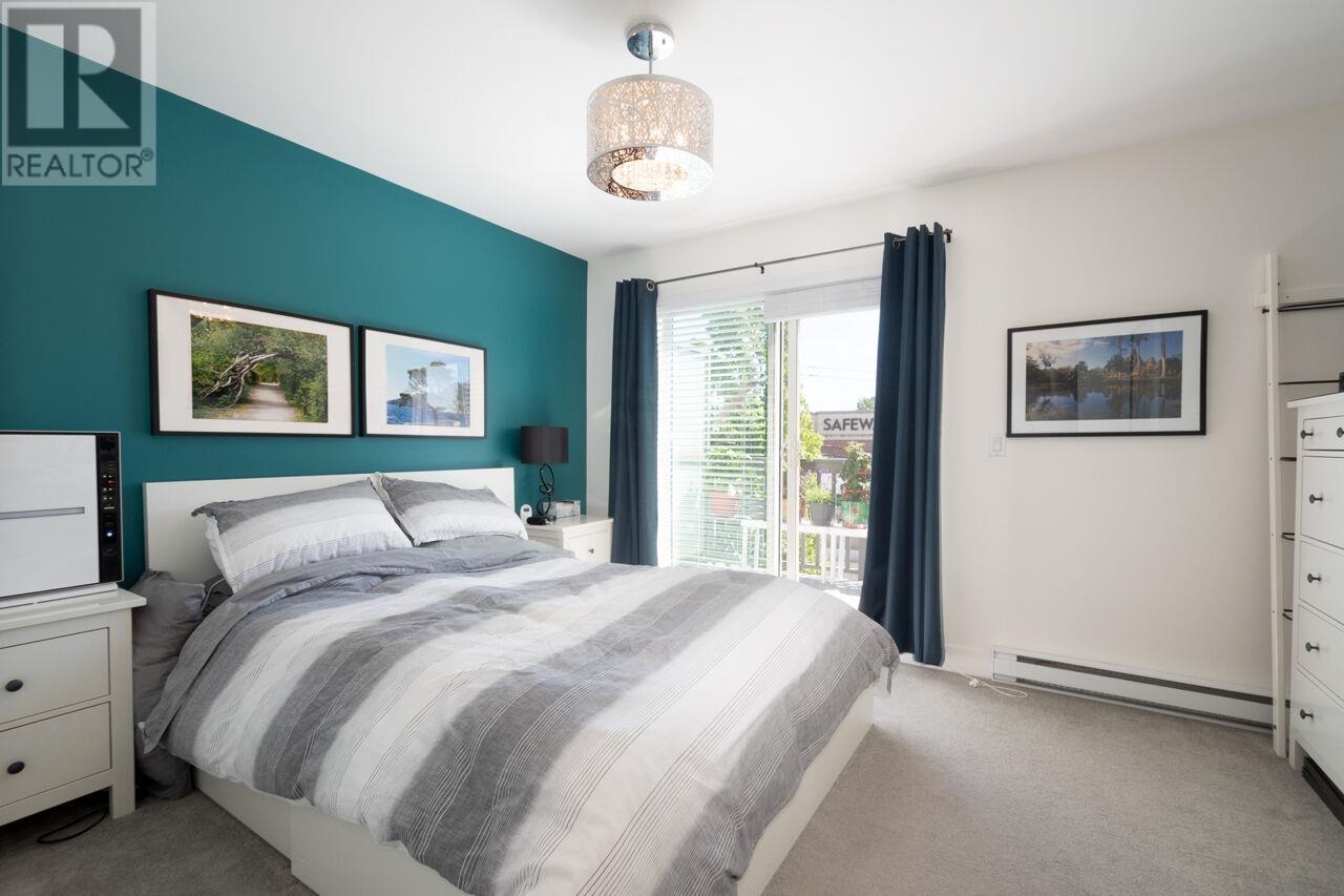 Listing Picture 18 of 37 : 110 4438 ALBERT STREET, Burnaby / 本拿比 - 魯藝地產 Yvonne Lu Group - MLS Medallion Club Member