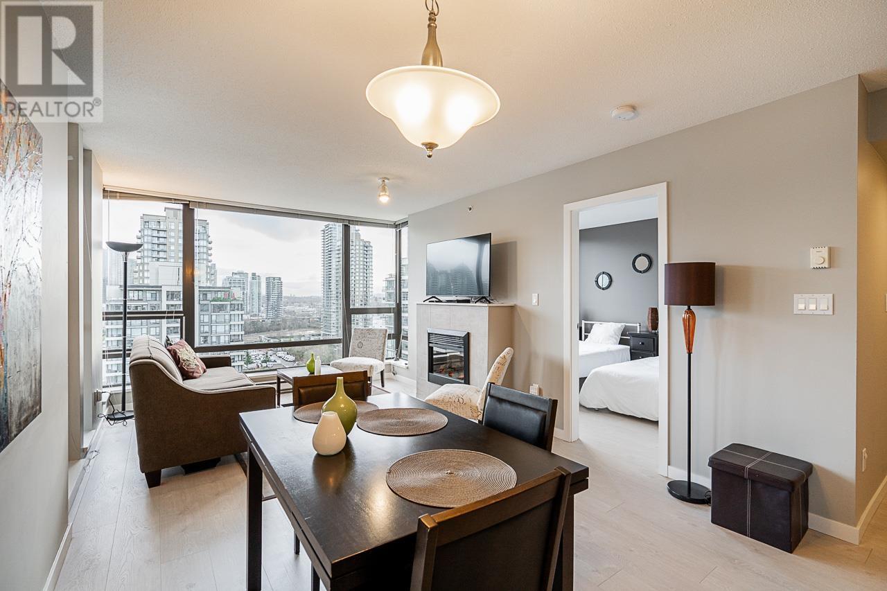 Listing Picture 10 of 32 : 1904 4118 DAWSON STREET, Burnaby / 本拿比 - 魯藝地產 Yvonne Lu Group - MLS Medallion Club Member