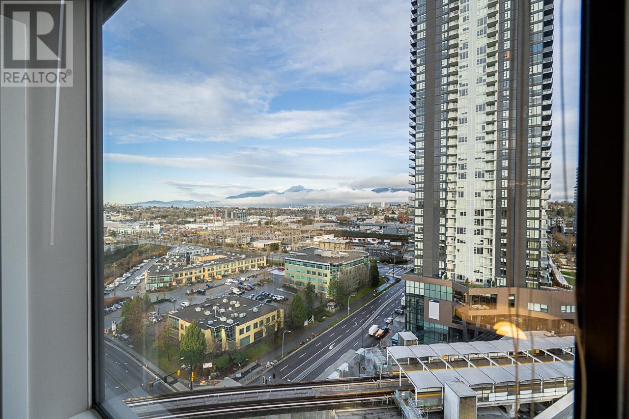 Listing Picture 15 of 32 : 1904 4118 DAWSON STREET, Burnaby / 本拿比 - 魯藝地產 Yvonne Lu Group - MLS Medallion Club Member