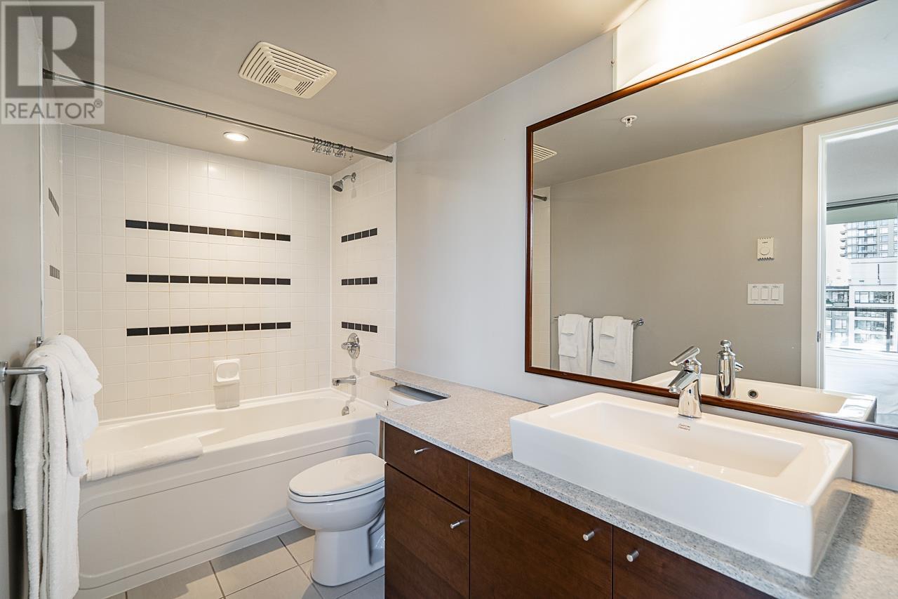 Listing Picture 16 of 32 : 1904 4118 DAWSON STREET, Burnaby / 本拿比 - 魯藝地產 Yvonne Lu Group - MLS Medallion Club Member