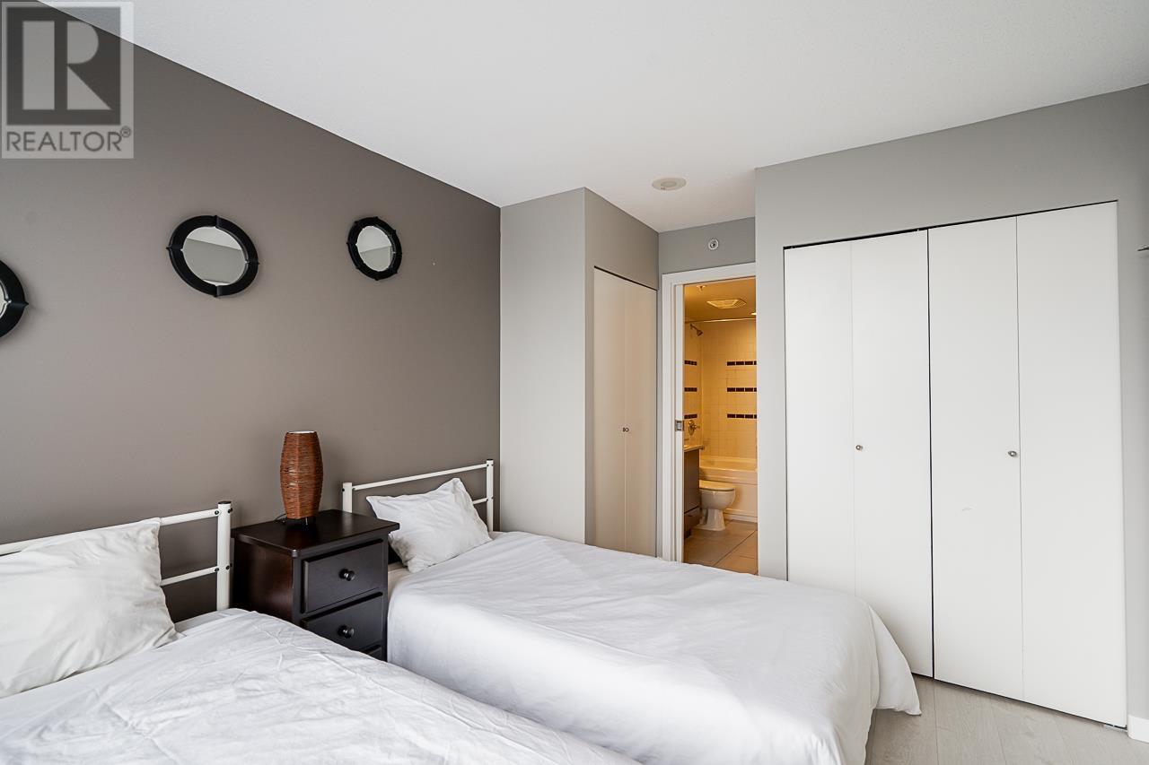 Listing Picture 18 of 32 : 1904 4118 DAWSON STREET, Burnaby / 本拿比 - 魯藝地產 Yvonne Lu Group - MLS Medallion Club Member