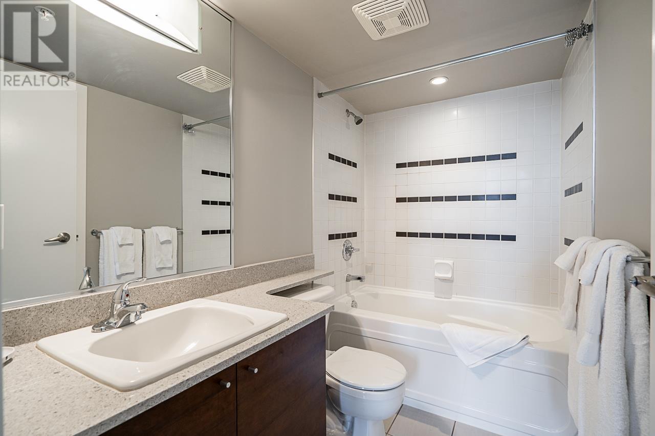 Listing Picture 19 of 32 : 1904 4118 DAWSON STREET, Burnaby / 本拿比 - 魯藝地產 Yvonne Lu Group - MLS Medallion Club Member