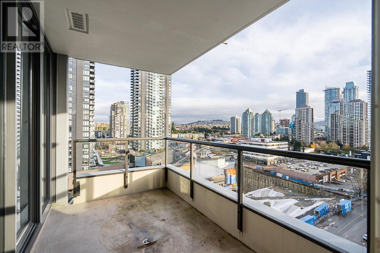 Listing Picture 21 of 32 : 1904 4118 DAWSON STREET, Burnaby / 本拿比 - 魯藝地產 Yvonne Lu Group - MLS Medallion Club Member