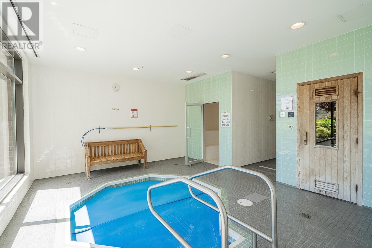 Listing Picture 28 of 32 : 1904 4118 DAWSON STREET, Burnaby / 本拿比 - 魯藝地產 Yvonne Lu Group - MLS Medallion Club Member