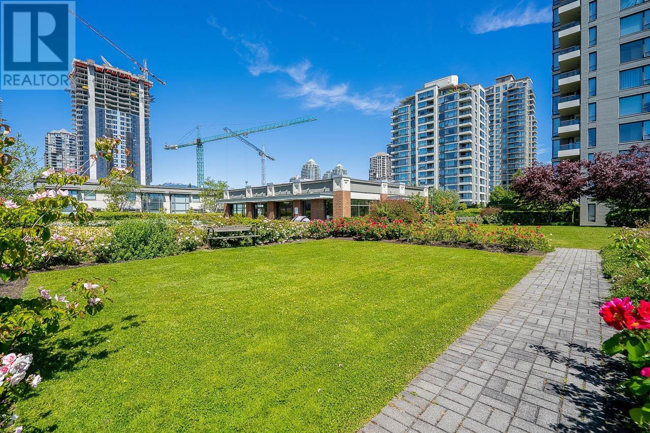 Listing Picture 31 of 32 : 1904 4118 DAWSON STREET, Burnaby / 本拿比 - 魯藝地產 Yvonne Lu Group - MLS Medallion Club Member