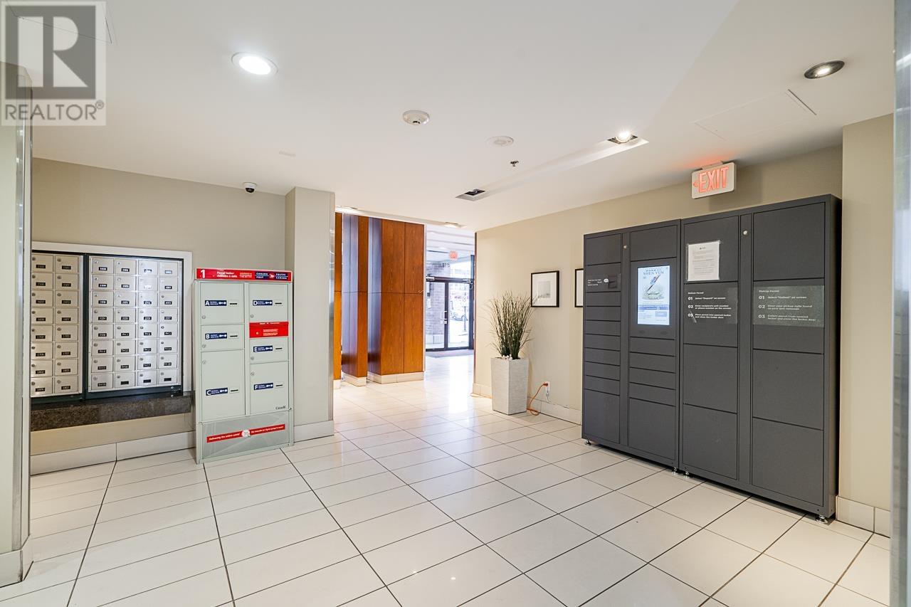 Listing Picture 4 of 32 : 1904 4118 DAWSON STREET, Burnaby / 本拿比 - 魯藝地產 Yvonne Lu Group - MLS Medallion Club Member